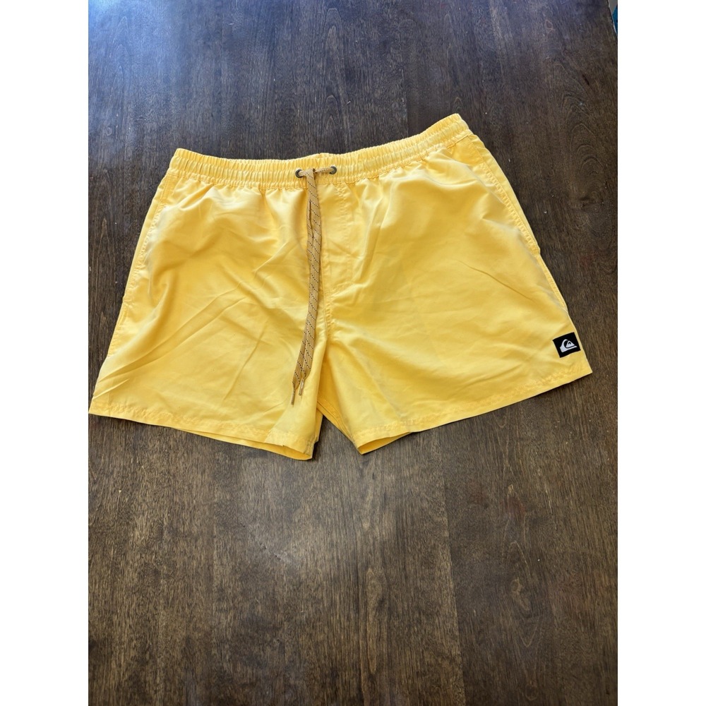 Quiksilver Men's Shorts 15" Everyday Solid Volley Size XL Yellow Gold